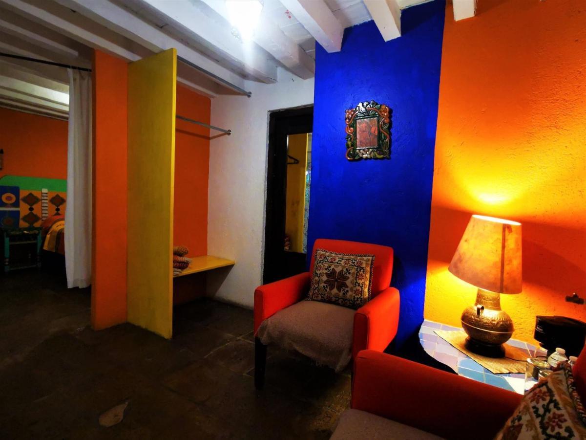 Casa De Los Espiritus Alegres By Rotamundos Guanajuato Ruang foto